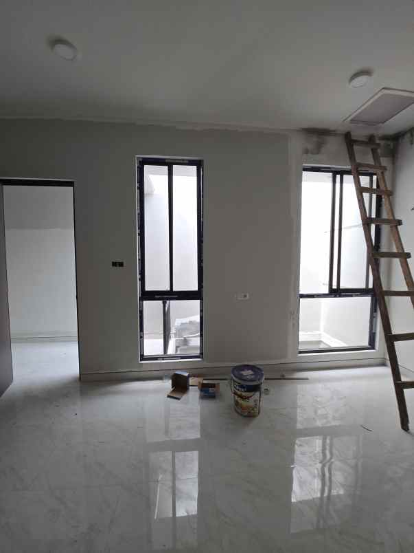 dijual rumah wisma mukti