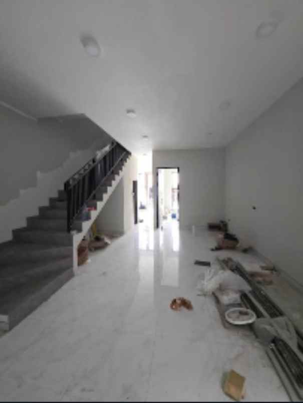 dijual rumah wisma mukti