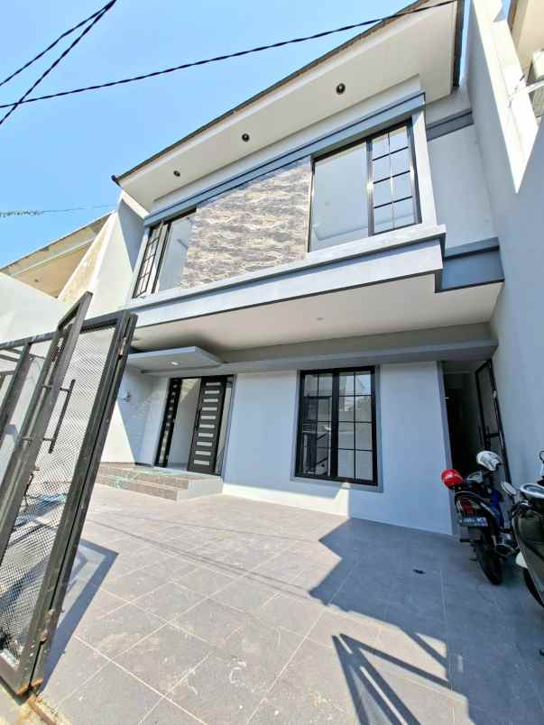 dijual rumah wisma mukti