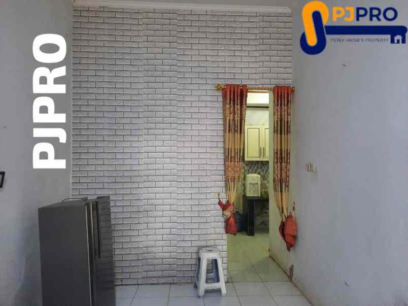 dijual satu unit rumah di daerah panjibuwono