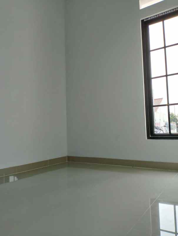 dijual siap huni rumah strategis mudah kemana mana