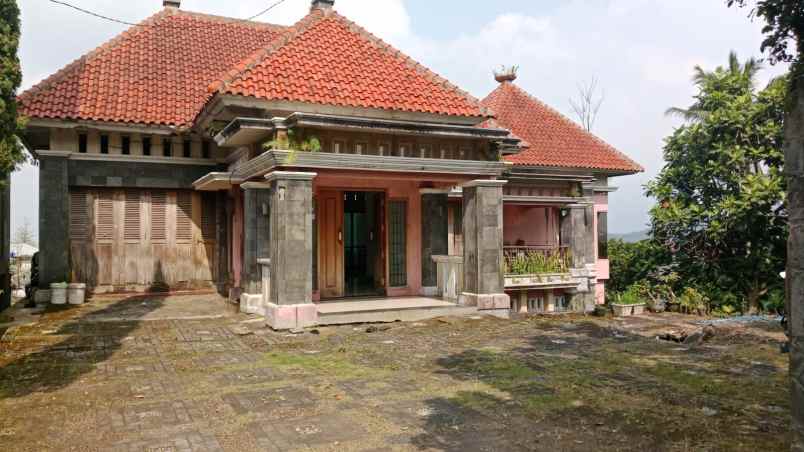 dijual villa bandungan