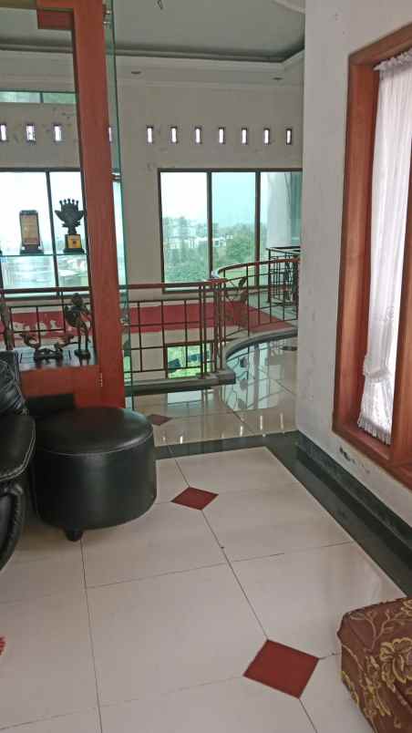 dijual villa bandungan