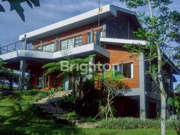dijual villa cisarua leuwimalang bogor
