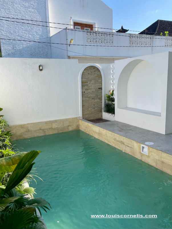 dijual villa jalan ungasan