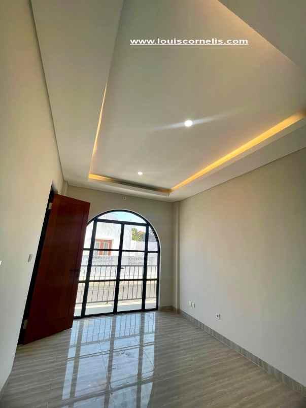 dijual villa jalan ungasan