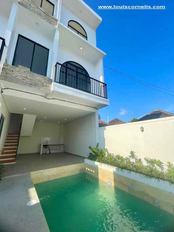 dijual villa jalan ungasan