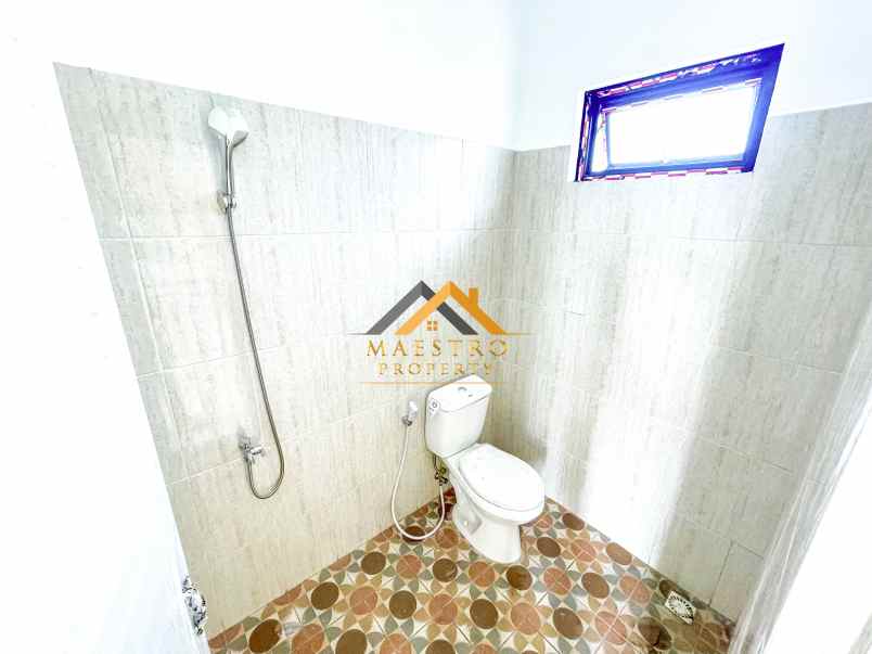 dijual villa komplek karya ville jalan