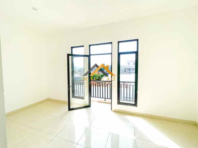 dijual villa komplek karya ville jalan