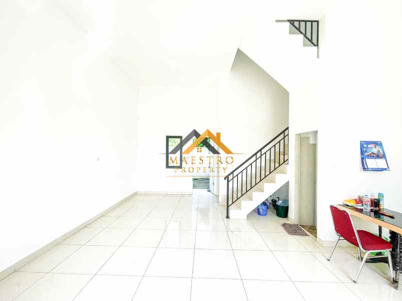 dijual villa komplek karya ville jalan