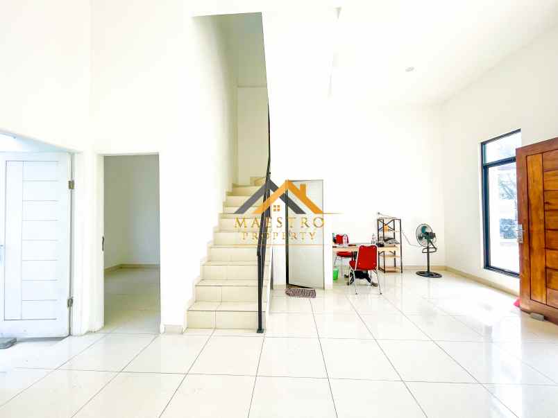 dijual villa komplek karya ville jalan