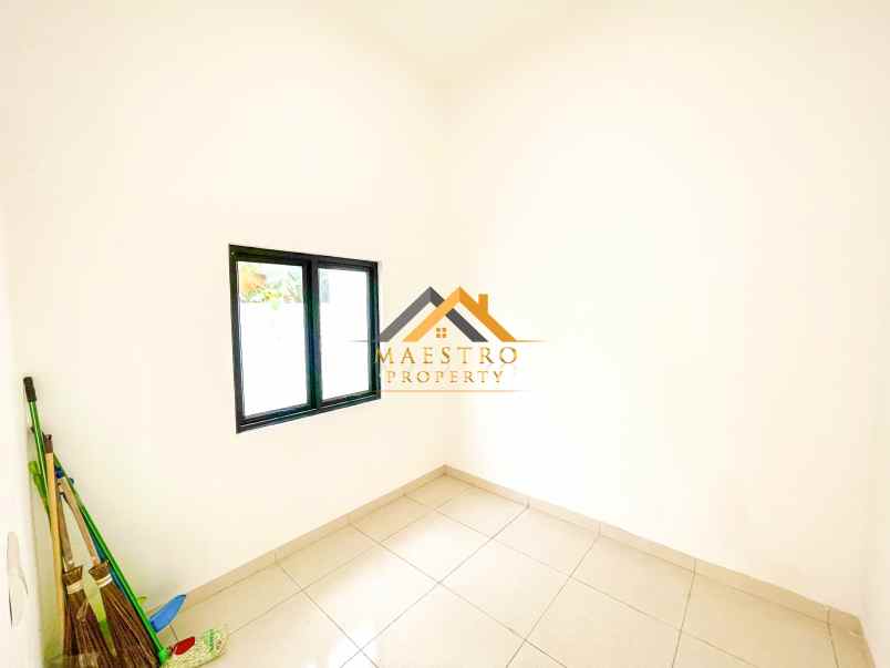 dijual villa komplek karya ville jalan