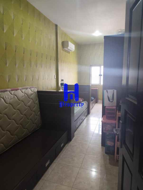 dijual villa komplek multatuli indah