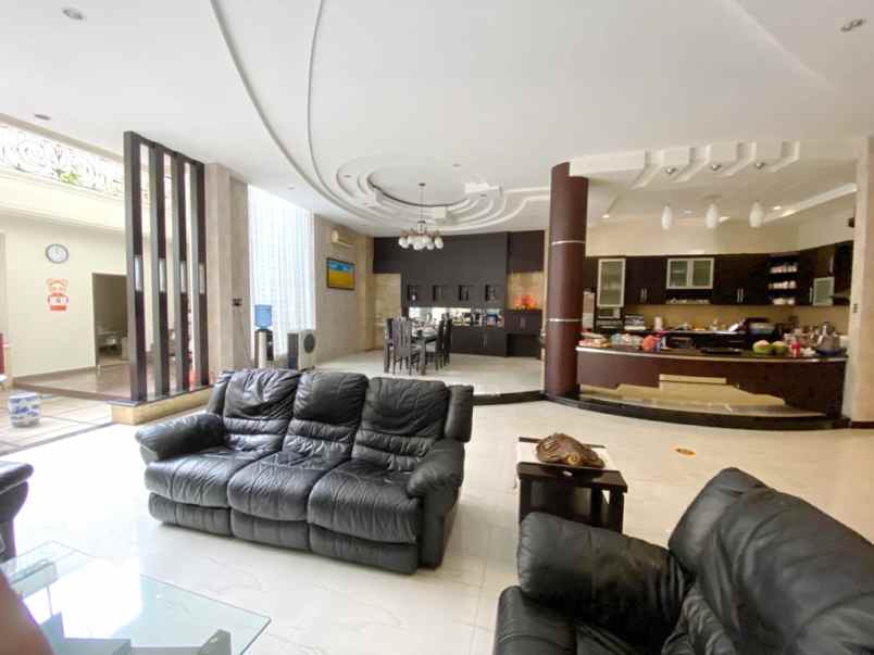 dijual villa siap huni di komplek grand polonia