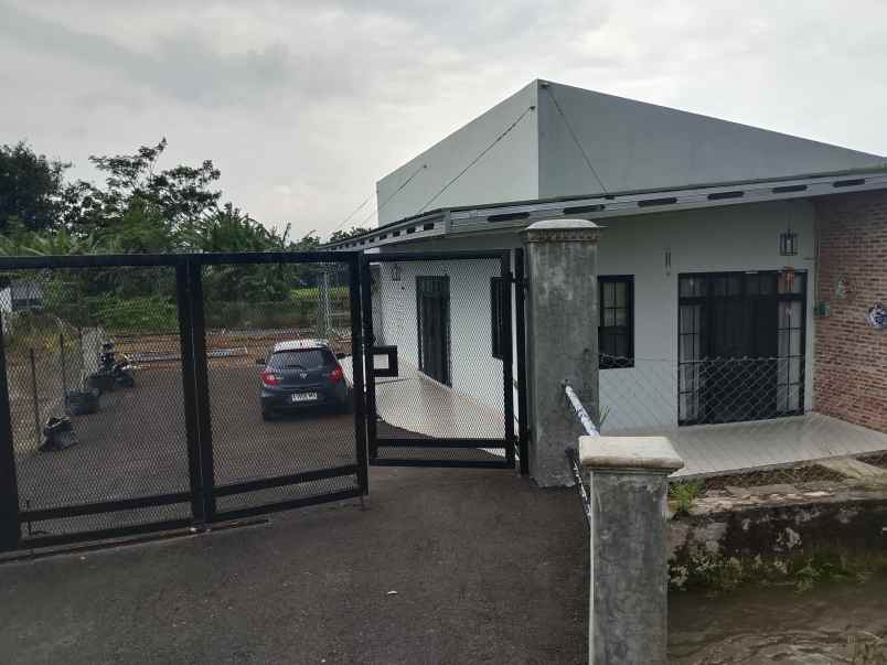 dijual villa subang