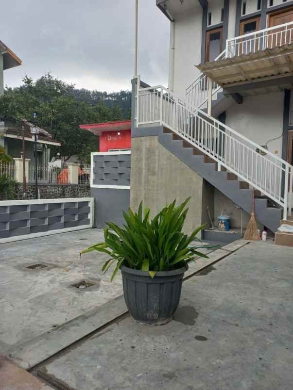 dijual villa villa songgokerto batu