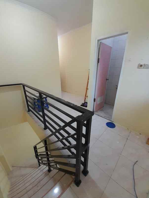 disewa rumah angke indah masuk gang