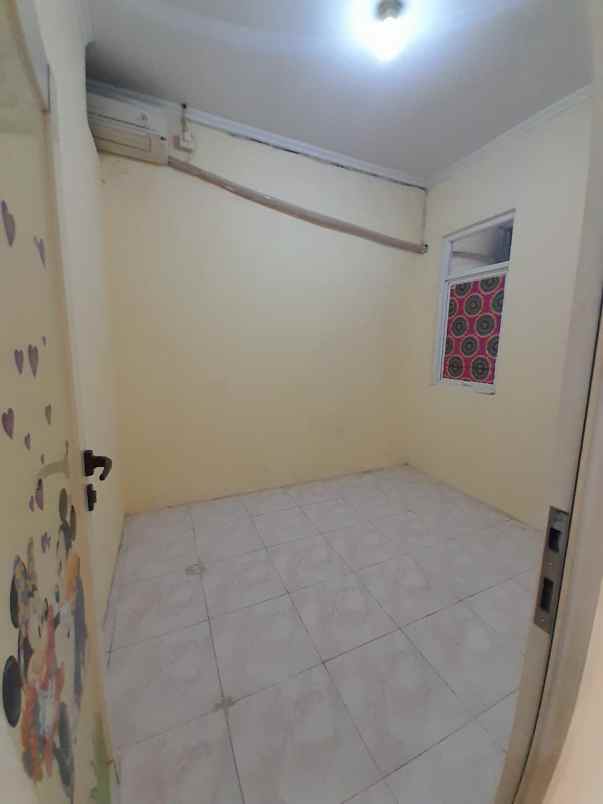 disewa rumah angke indah masuk gang