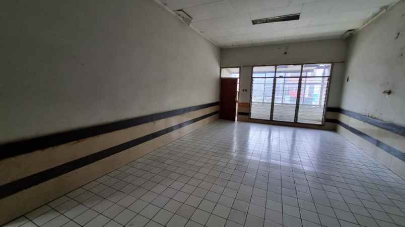 disewakan ruang usaha ex resto di galaxy bekasi