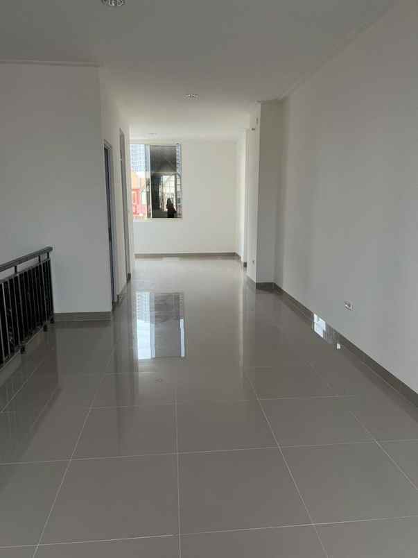 disewakan ruko la riviera pik2 jakarta utara