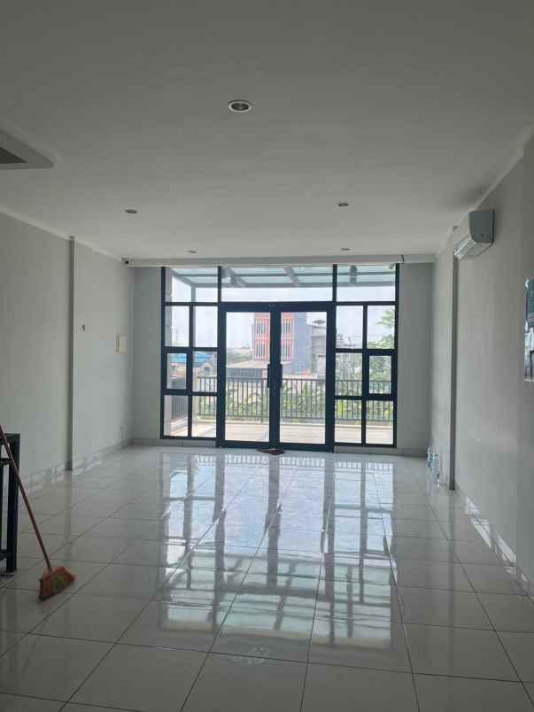 disewakan ruko scarlet summarecon bekasi