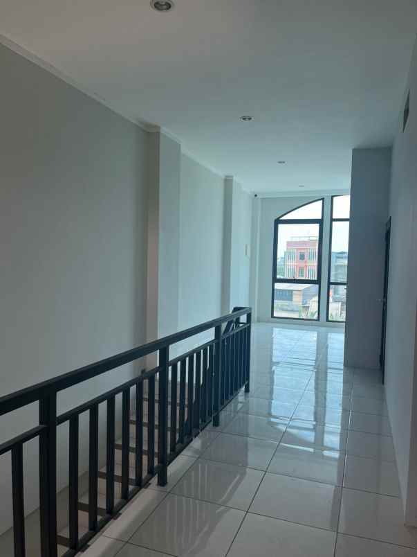 disewakan ruko scarlet summarecon bekasi