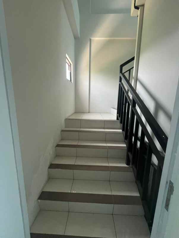 disewakan ruko scarlet summarecon bekasi