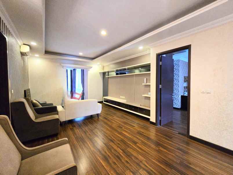 disewakan rumah cluster palm spring jgc