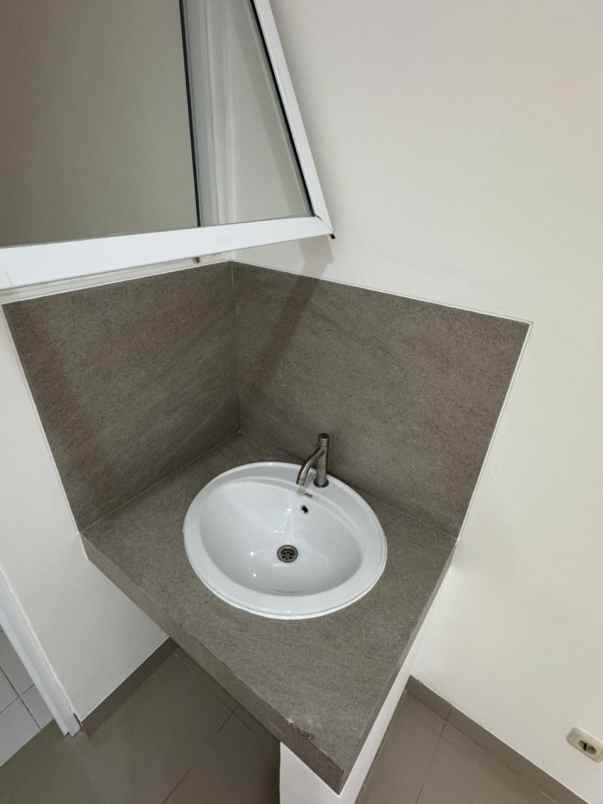 disewakan rumah cluster thames jakarta