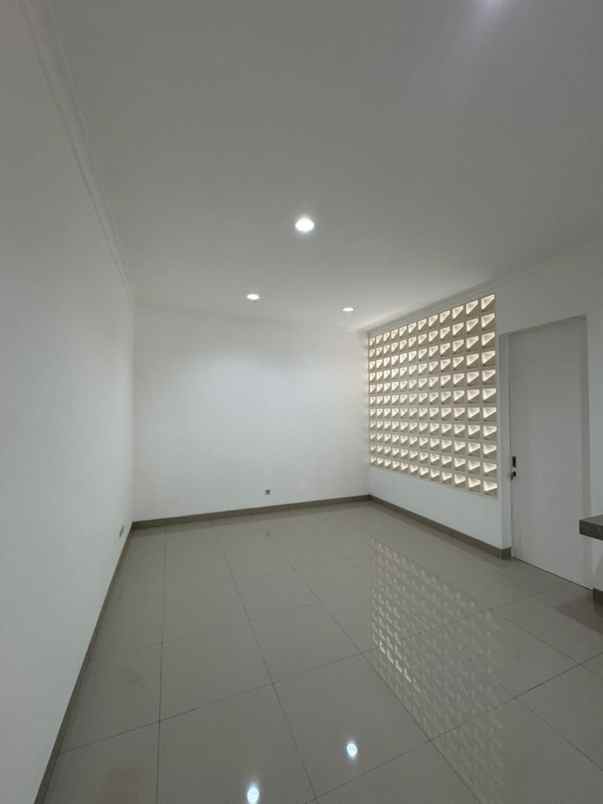 disewakan rumah cluster thames jakarta