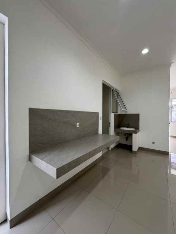 disewakan rumah cluster thames jakarta