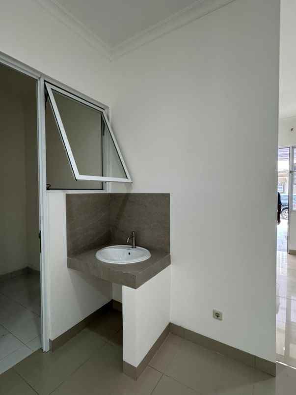 disewakan rumah cluster thames jakarta