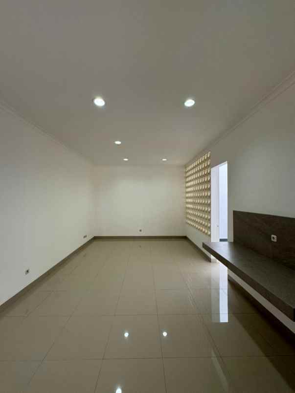 disewakan rumah cluster thames jakarta