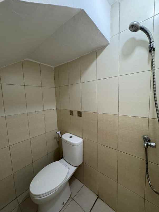 disewakan rumah cluster thames jakarta