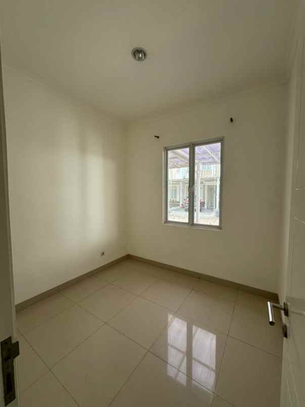 disewakan rumah cluster thames jakarta