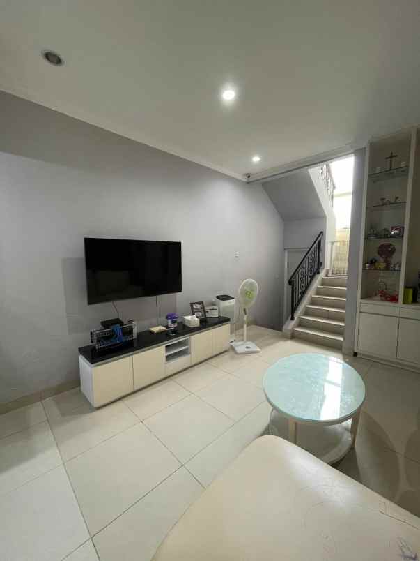 disewakan rumah golf island pik jakarta utara