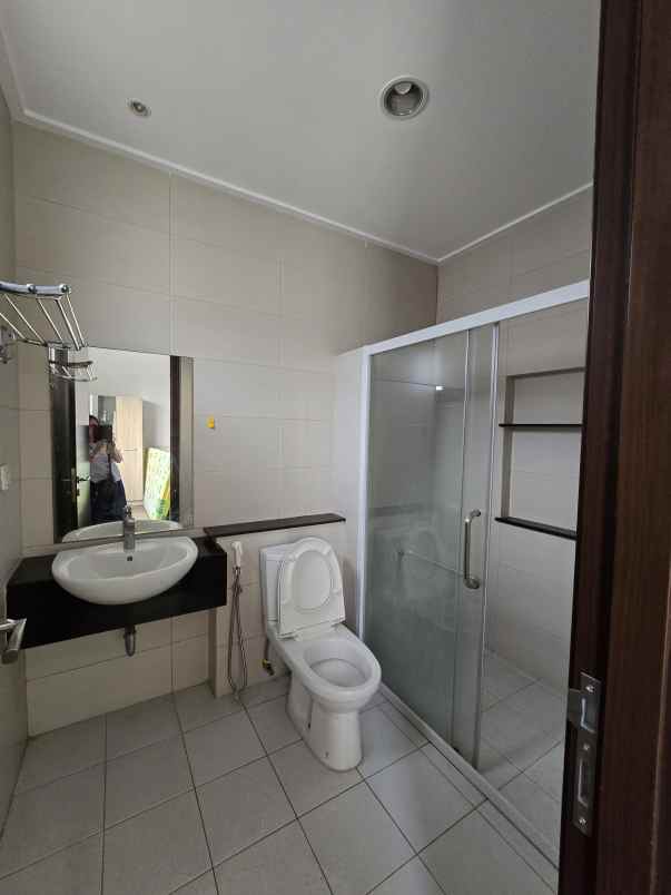 disewakan rumah golf island pik jakarta utara