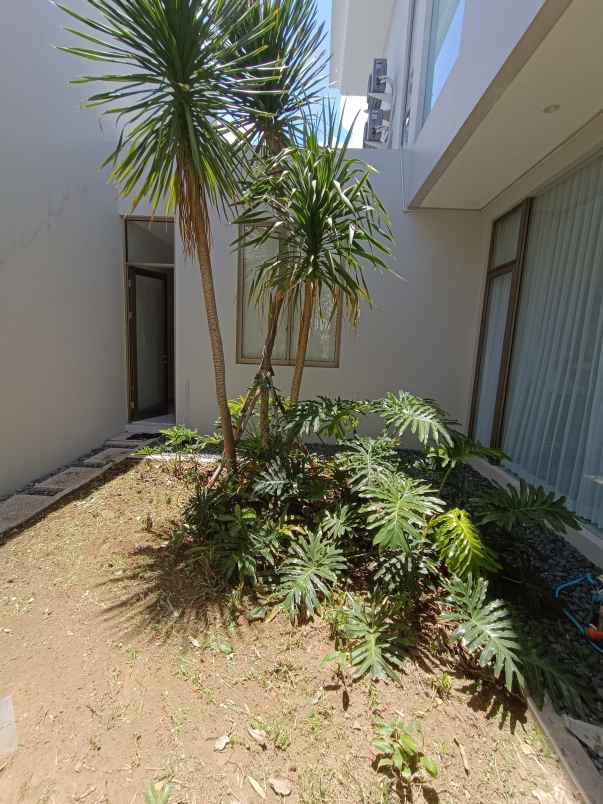 disewakan rumah grand pakuwon