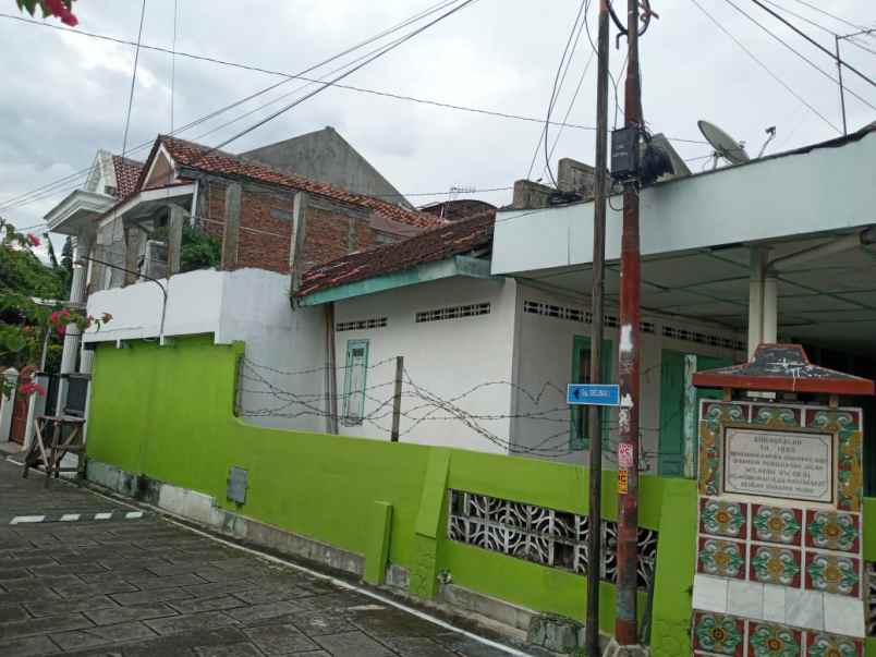 disewakan rumah jl laksda adisucipto km 7