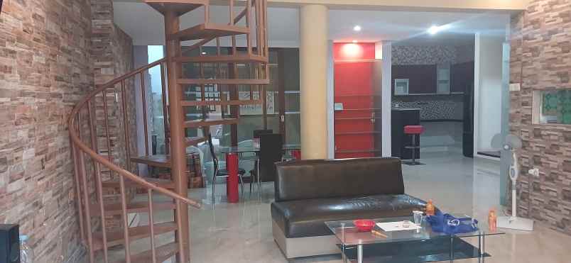 disewakan rumah jl tukad badung renon