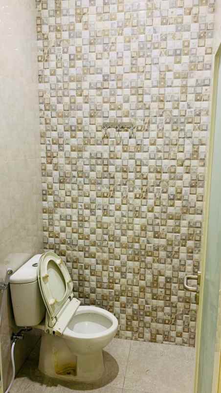 disewakan rumah nirwana eksekutif