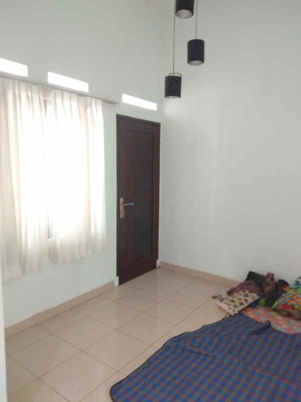 disewakan rumah nirwana sariwangi ters