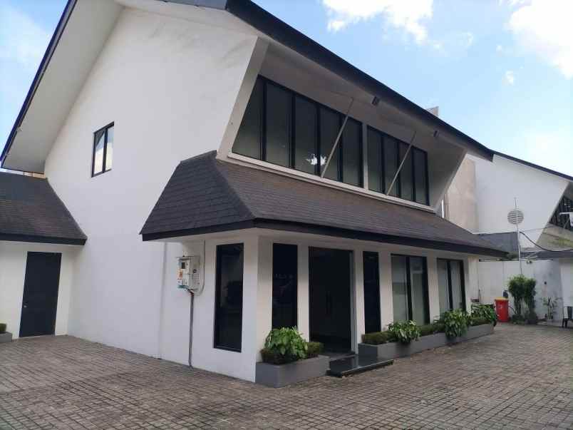 disewakan rumah pakubuwono kebayoran baru