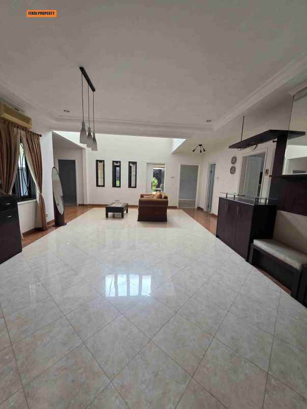 disewakan rumah perumahan raffles hills