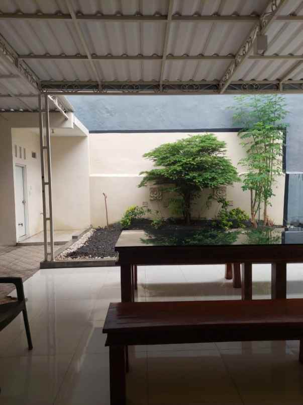 disewakan rumah raya surakarta gkb gresik