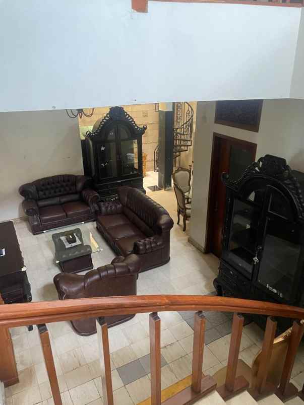 disewakan rumah rengas