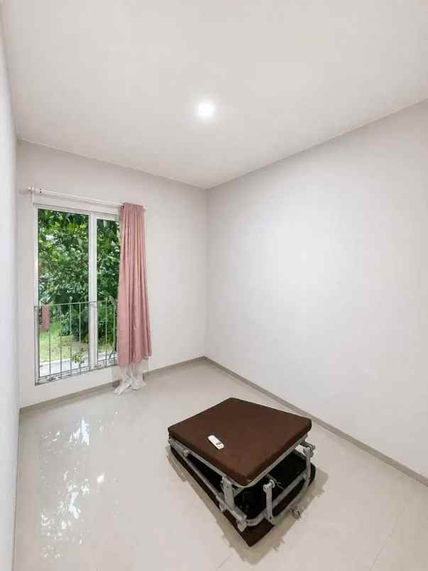 disewakan rumah u house bintaro