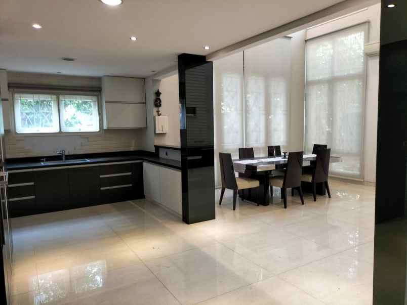disewakan town house di taman resort mediternia pik