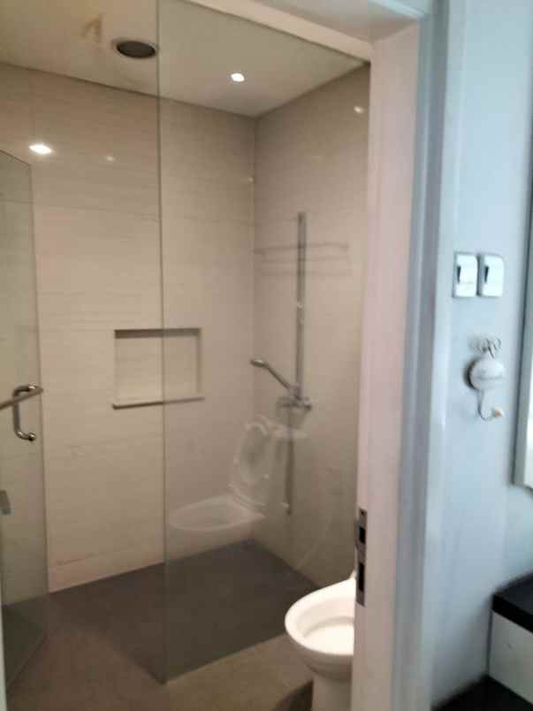 disewakan town house di taman resort mediternia pik