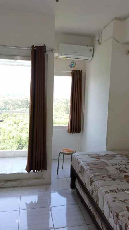 disewakan unit di lantai 1 apartemen puncak cbd